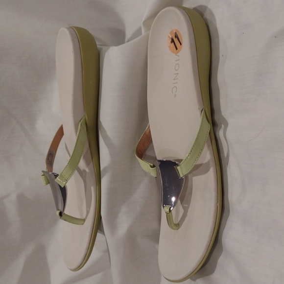 Vionic Women's Raysa Sport Flip Flop Sandal Lime Green NWOT Size 11 - Picture 6 of 8